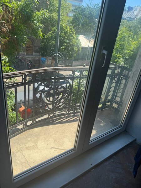 Cismigiu, vizavi parc, ultracentral, 20 locuri pt. muncitori Asia,