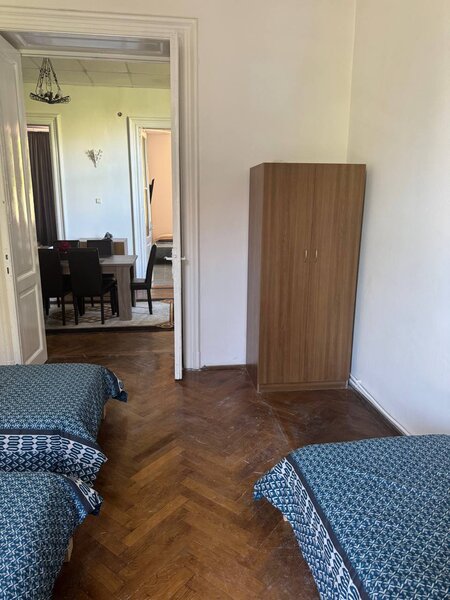 Cismigiu, vizavi parc, ultracentral, 20 locuri pt. muncitori Asia,